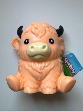 Sunny Days Squeeezy Highland Cow
